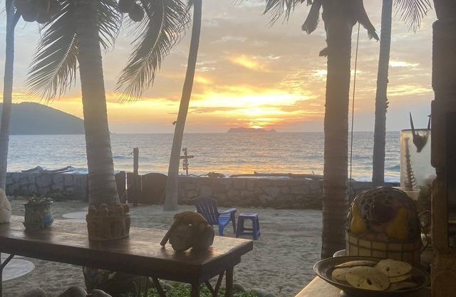 Ocean Lover's Paradise - Balcony Room