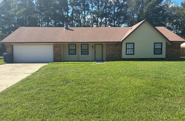 OCEAN SPRINGS - GULF HILLS AREA nEnjoy this home away from home!