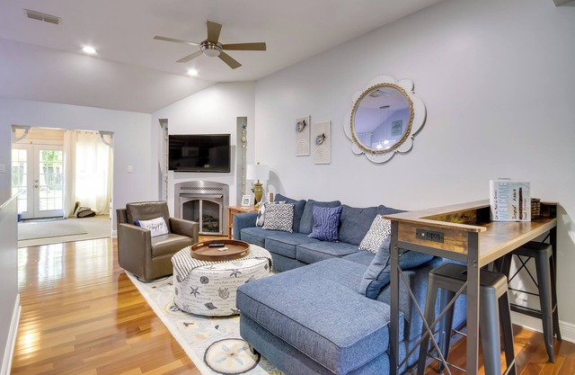 Ocean Springs Home w/Fire Pit & Game Room!