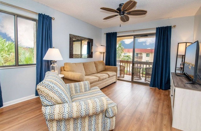 Ocean View 2BR Condo - Steps to Beach + Pools - St. Augustine Resort Stay