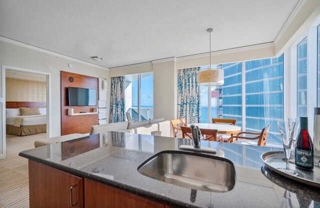 Ocean View Apartment w/Kitchen in Luxury Beach Resort