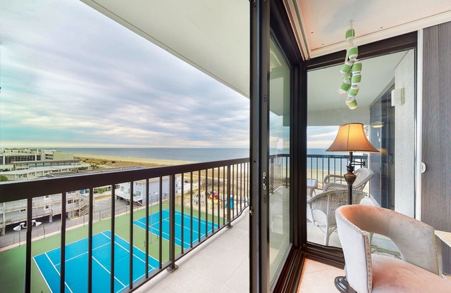 Ocean-view condo with balcony, pools, tennis, gym & saunas