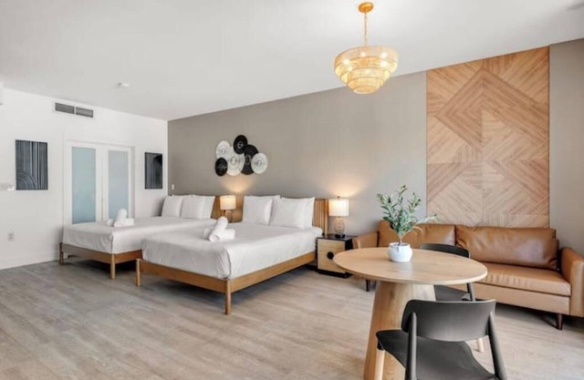 Ocean View Double Suite 2BD/2BA Beach Ocean Dr