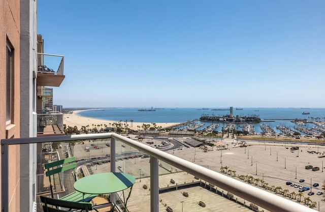 Ocean View/High-Rise Condo/Downtown/Parking