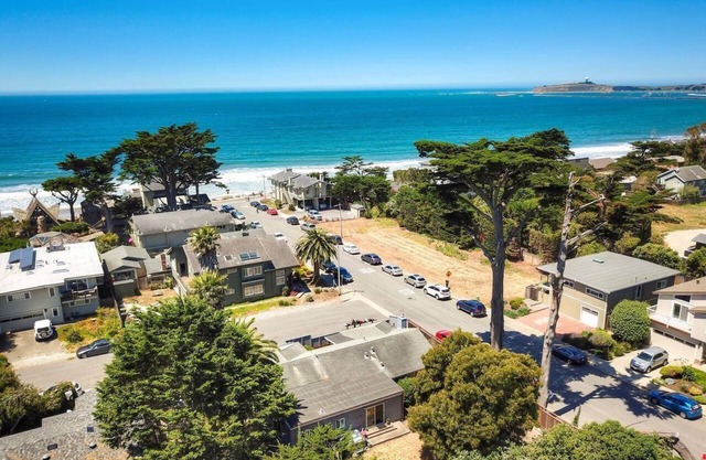 Ocean View House Few Steps from Miramar Beach