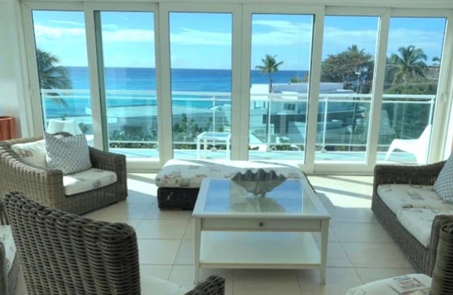 Ocean view peaceful Cozy 2-bed condo AC, fitness room in awesome Boca Chica