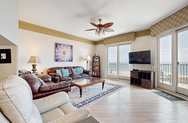 Ocean-view penthouse with pool, balcony & central AC - snowbird-friendly