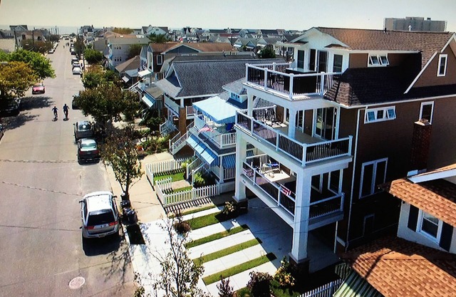 Ocean View Single , 5 Bdrm, 3.5 Bath, Parking 4, 1 Block 2 Beach, Elevator