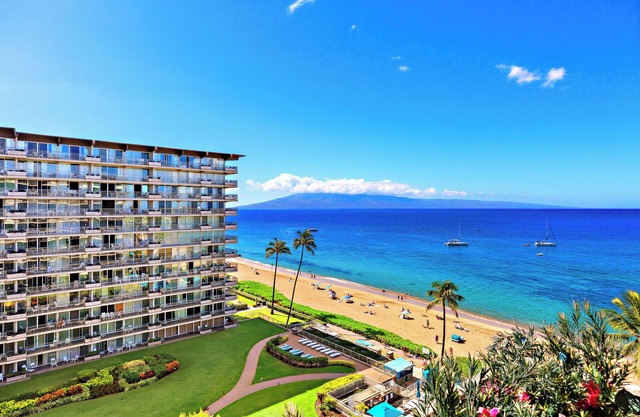 Ocean View steps from beach, dining, shopping 913