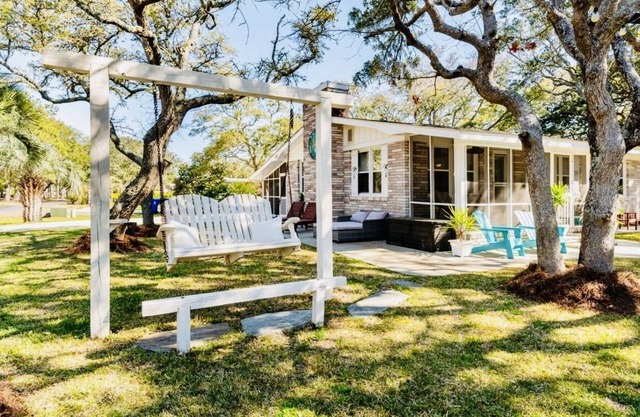 Ocean View, Surrounded by Oaks, Game Room w/Arcades, Fire Pit, Hot Tub Pergola
