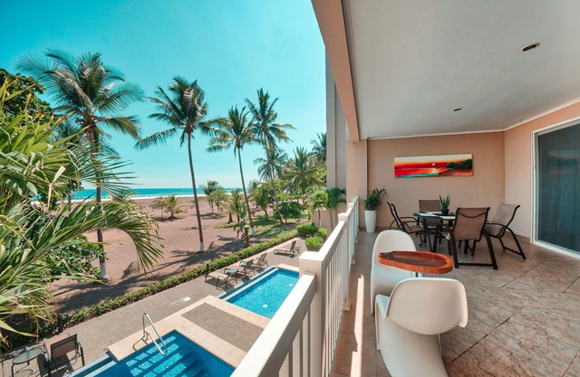 Ocean view "The Palms" Ocean Club Resort-2 Bed