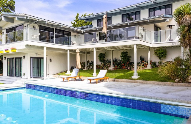 Ocean-view luxury home with oversize heated pool in Rancho Palos Verdes
