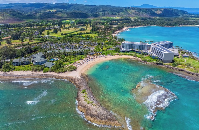 Ocean Views & 5 Star Reviews! Beachfront Paradise. STEPS FROM THE OCEAN!