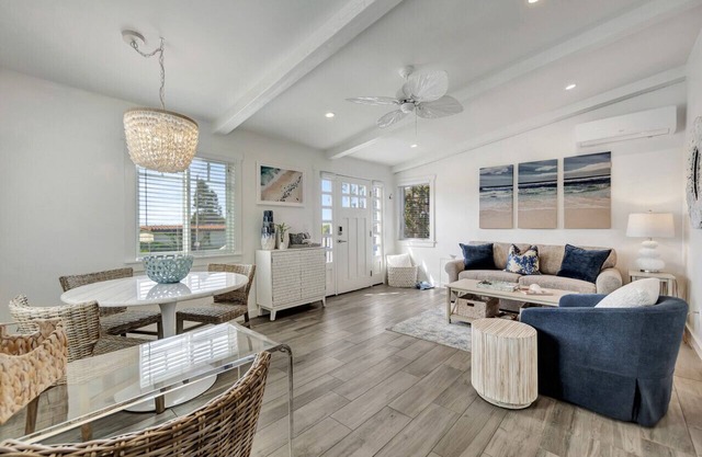 Ocean Views! Detached Villa by Victoria Beach