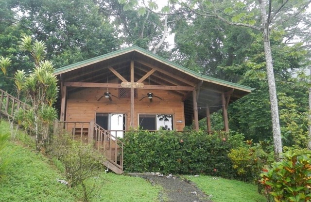 Ocean Views,Jungle Views, Wildlife, Swim in our Private Pool, Wi-Fi, Beach Club