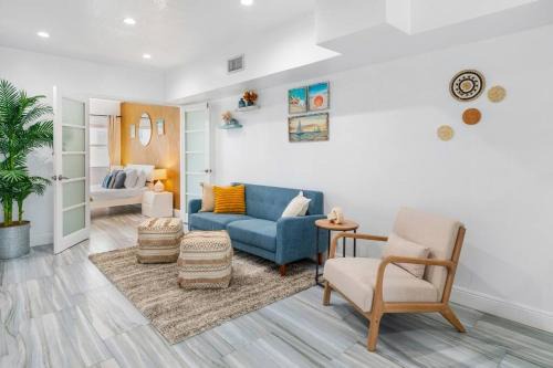 Ocean Views! Steps from Dining, Shopping, Las Olas