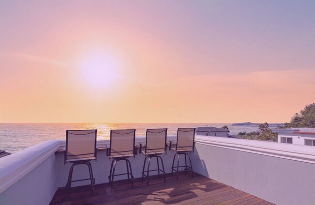 Ocean Views, Steps 2 Beach, Hot Tub, BBQ, Fire Pit