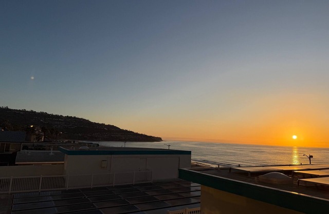 Oceanfront 1 BR w/Pool and Heated Pool