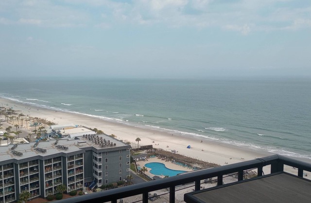 Oceanfront 2B/2B family sized condo