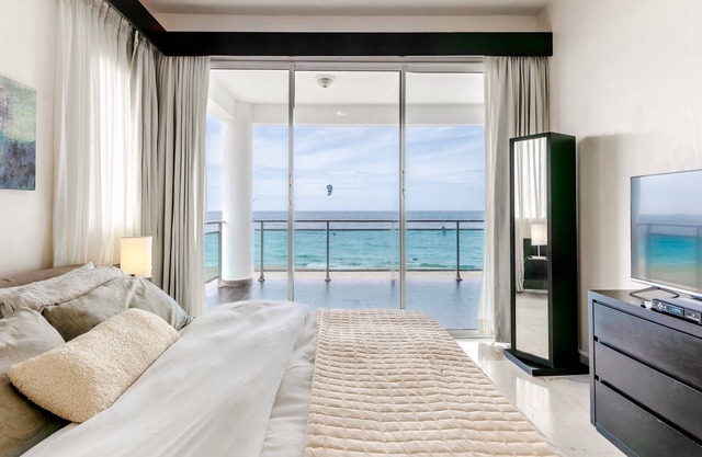 Oceanfront 2BR Condo | Pool, Hot Tub | TOP Floor 408