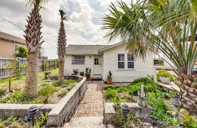 Oceanfront Amelia Island Cottage Deck and Boardwalk
