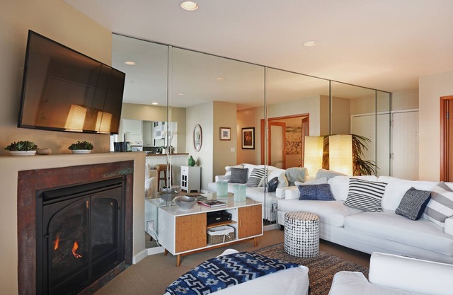 Oceanfront, Close to Santa Monica, Peace and Beauty.