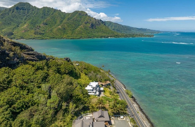 Oceanfront Family Retreat - Views, A/C & Wi-Fi