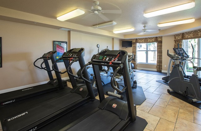 Oceanfront high-rise Condo!