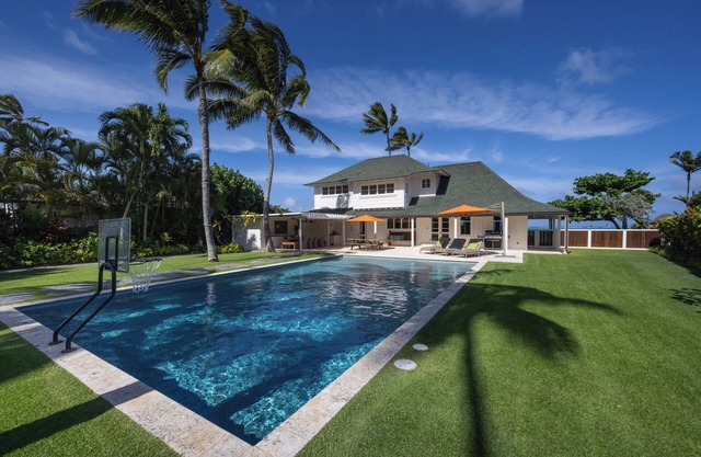 Oceanfront Luxury Home in Lanikai- sleeps 8