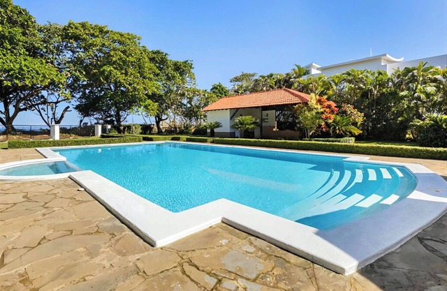 Oceanfront Luxury Villa: Private Pool, Alfresco Lounge, Balcony Views +Bonus