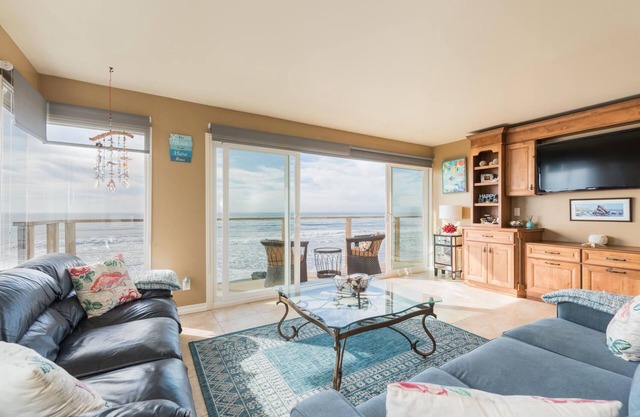 Oceanfront, Monthly Condo in San Simeon! STUNNING Views!