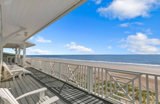 Oceanfront Retreat with Panoramic Views