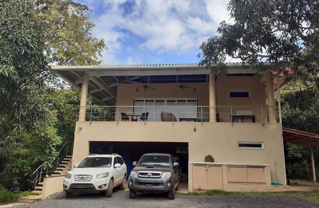 Oceanfront Sandy Beach, Pristine Jungle Setting. Private Guesthouse Studio.