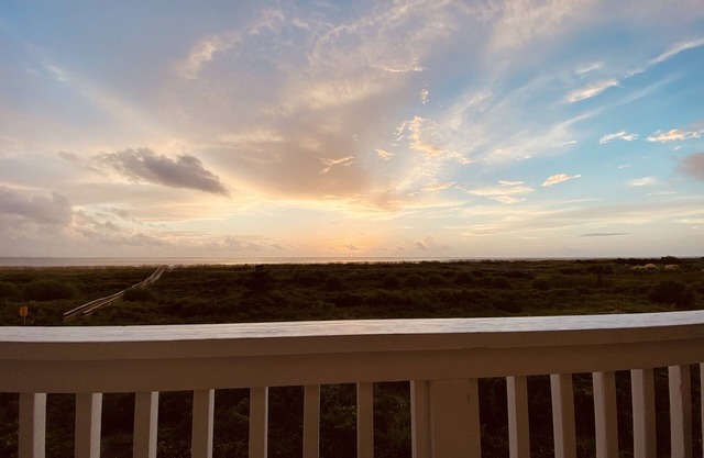 OCEANFRONT K Building! Incredible views. Steps from the Beach