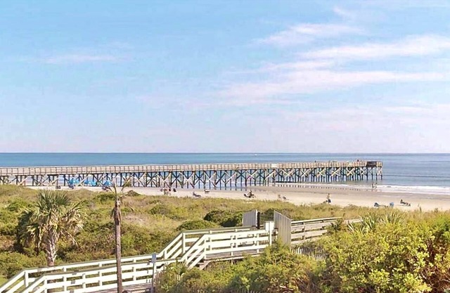 Oceanfront Villa-pool/pier, fishing, stunning 2nd floor view!