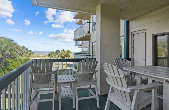 Oceanfront Villa 1111 Hot Tub & Community Pool! Great Views!