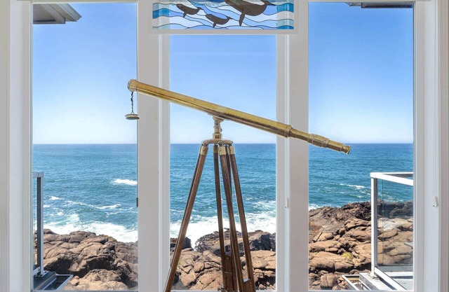 Oceanfront, Watch Whales - Reflections by the Sea