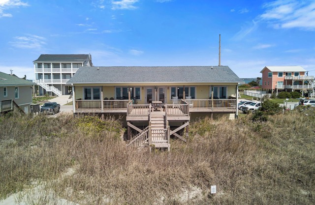 Oceanfront West side of 1/2 Duplex with 2 Bedroom & 2 Bathrooms