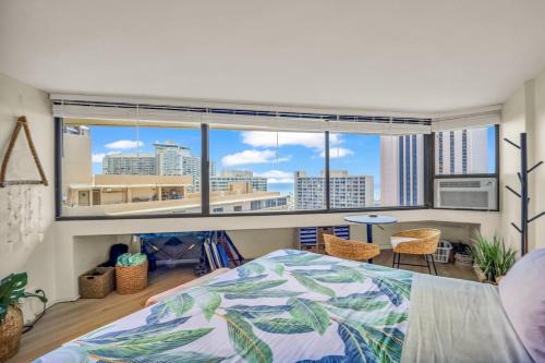 Oceanview Freshly Renovated Free Parking WiFi