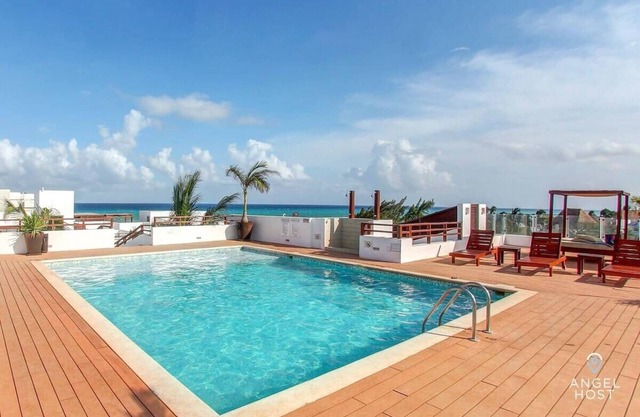Oceanview Rooftop Pool | Steps to Coco Beach