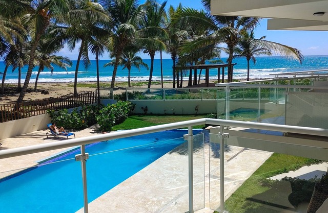 Oceanview & step onto the beach