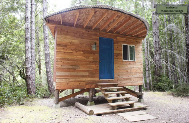 Off-Grid Half Moon @ Sustainable Ecovillage