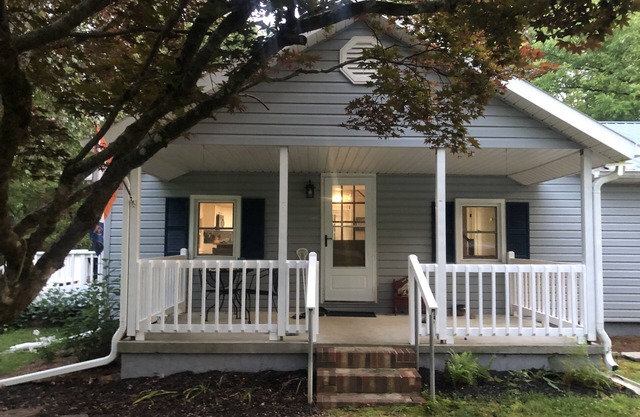 Off the Beaten Path: Cottage for families and fisherman.