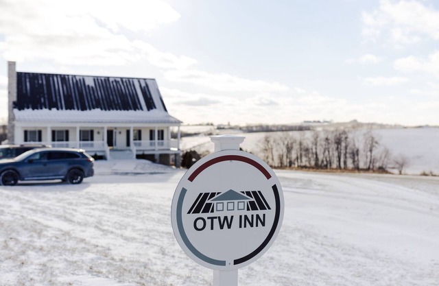 Off The Wall Inn: Premier Large Group House in Holmes County