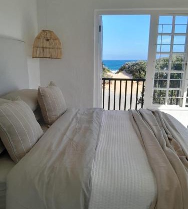 Ohana House - Unbeatable Location - Sea Views