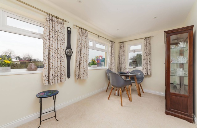 Oie Vie Cottage - A cosy, pet-friendly retreat for two, set in the Manx countryside. Mobility-frien