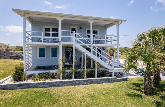 Ol Charmer - Hosted by Moore AI Rentals