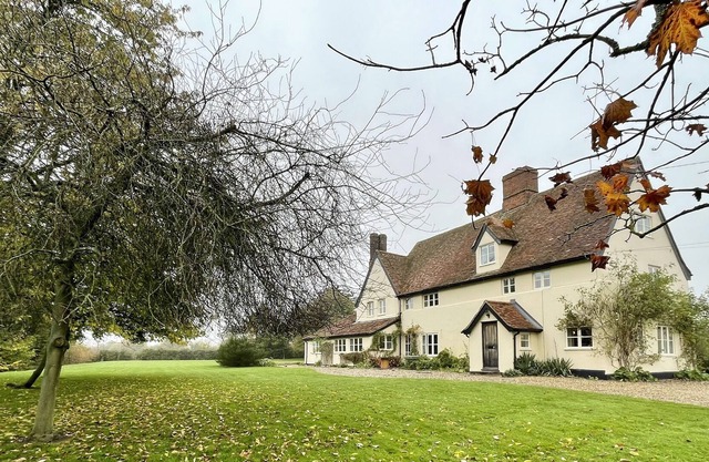 OLD BLOXHALL HOUSE, HITCHAM, family friendly in Bildeston