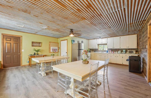 Old Church Retreat with Fire Pit and Air Hockey!