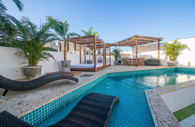 Old City Luxury 15 Bedroom 2Pools